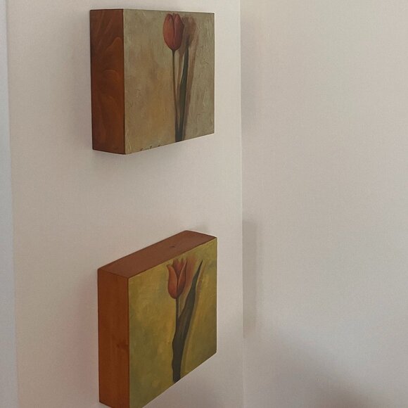 Trio of Single Tulips - Made by The Tulip Box  Montreal QC - On Wooden Block Fra - Picture 15 of 16